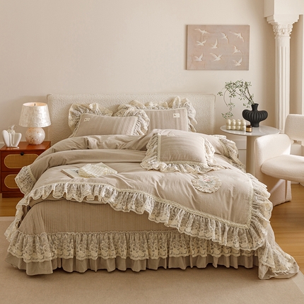 91家纺网 家纺一手货源 找家纺 （总）菊上家纺 2025新款全棉色织水洗棉洛丽塔公主床盖款四件套