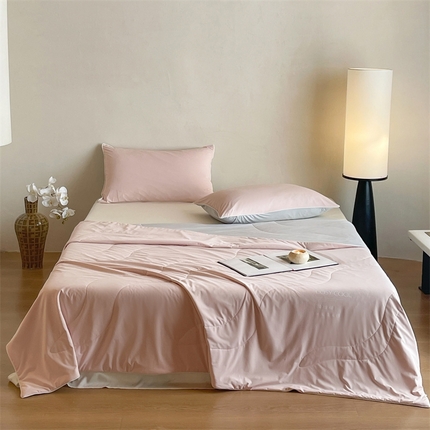 91家纺网 家纺一手货源 找家纺 佳汐蓝家纺 2025新款岛屿漫游凉感夏被 珊瑚粉