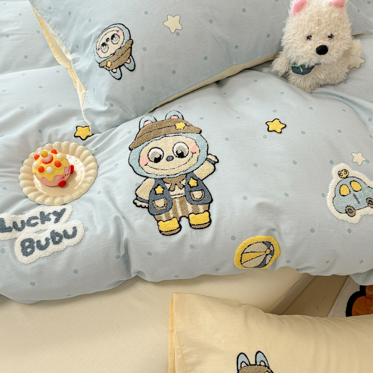 91家纺网 家纺一手货源 找家纺 呗旺鹿 2025新款全棉大眼娃娃毛巾绣四件套 小汽车大眼娃娃