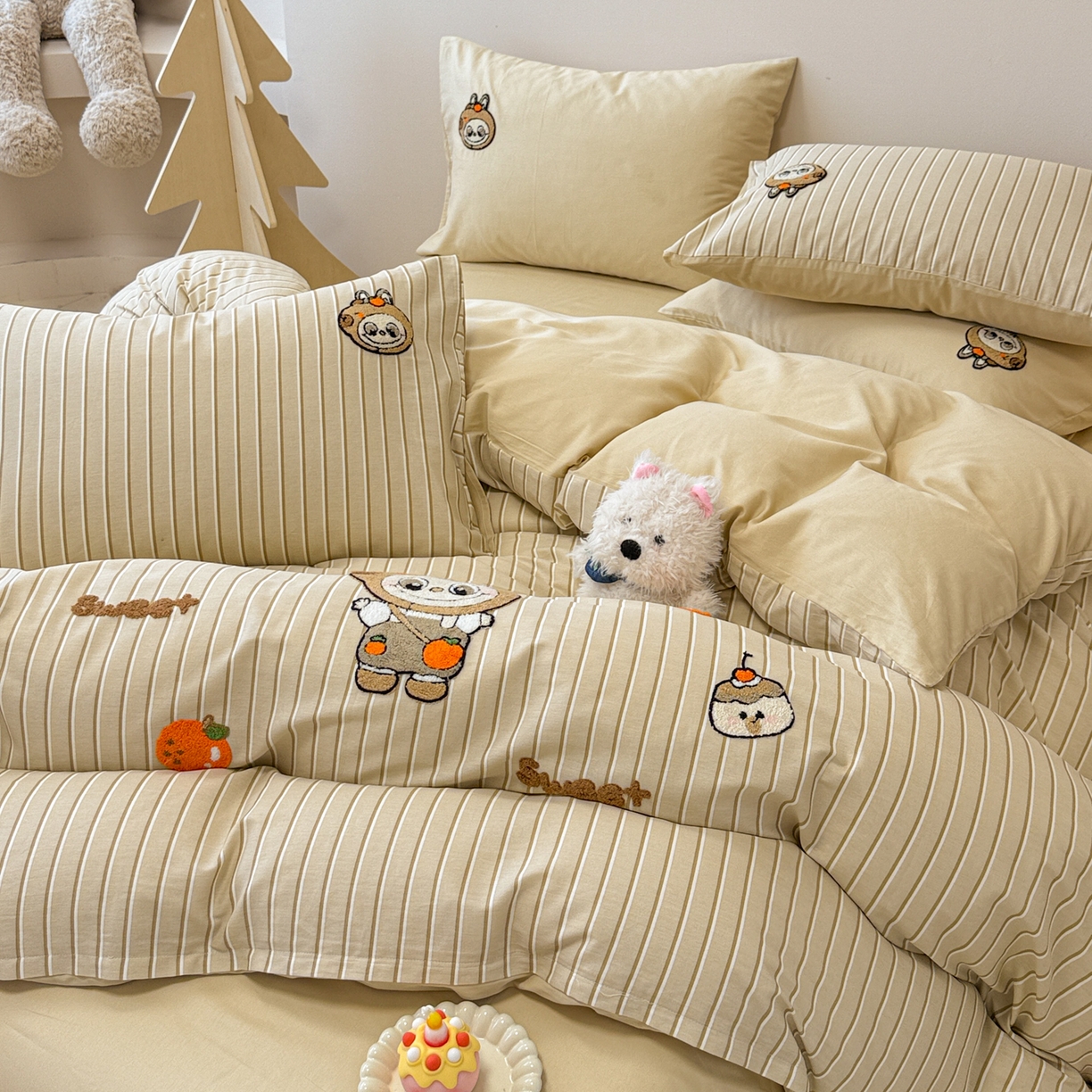 91家纺网 家纺一手货源 找家纺 呗旺鹿 2025新款全棉大眼娃娃毛巾绣四件套 卡皮巴拉大眼娃娃