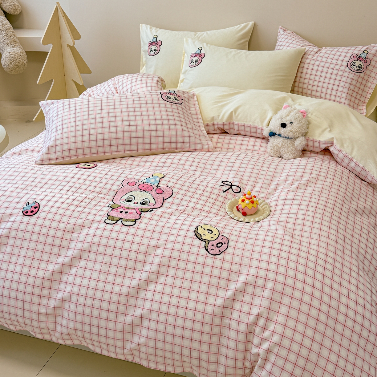 91家纺网 家纺一手货源 找家纺 （总）呗旺鹿 2025新款全棉大眼娃娃毛巾绣四件套