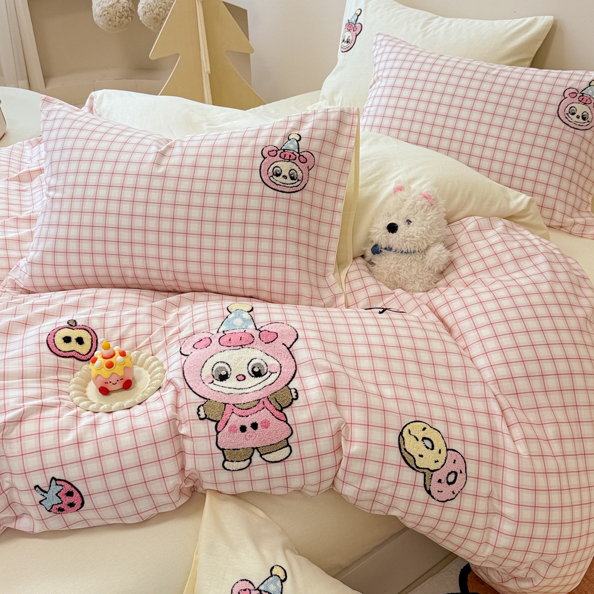 91家纺网 家纺一手货源 找家纺 （总）呗旺鹿 2025新款全棉大眼娃娃毛巾绣四件套