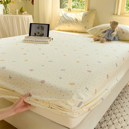 多品家纺 2025新款超柔云感双层纱水洗棉单品床笠 五彩草莓