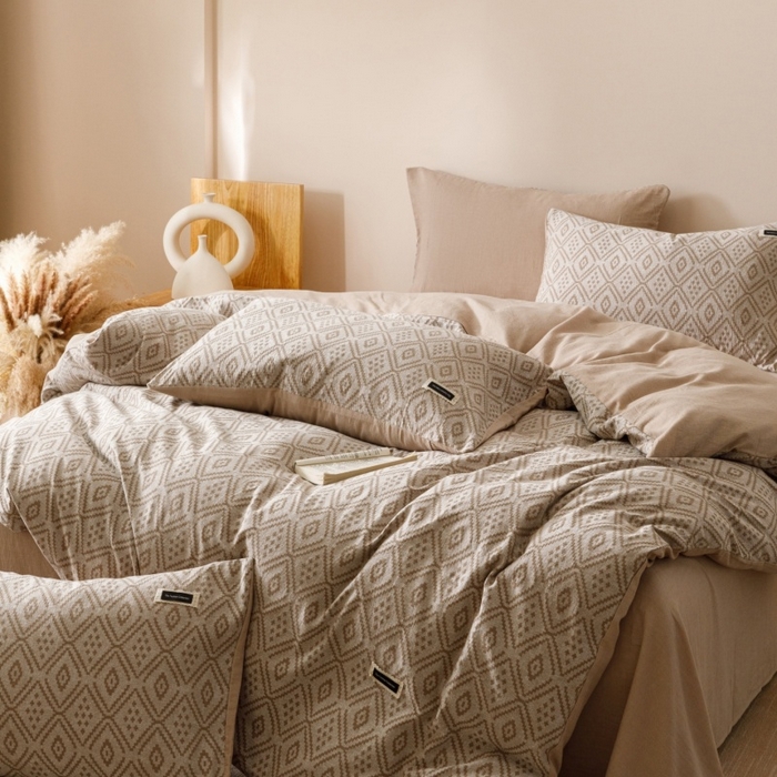 91家纺网 家纺一手货源 找家纺 艾莱家纺 2025新款棉麻风色织提花水洗棉全棉纯棉四件套-梦享 梦享-稻香咖