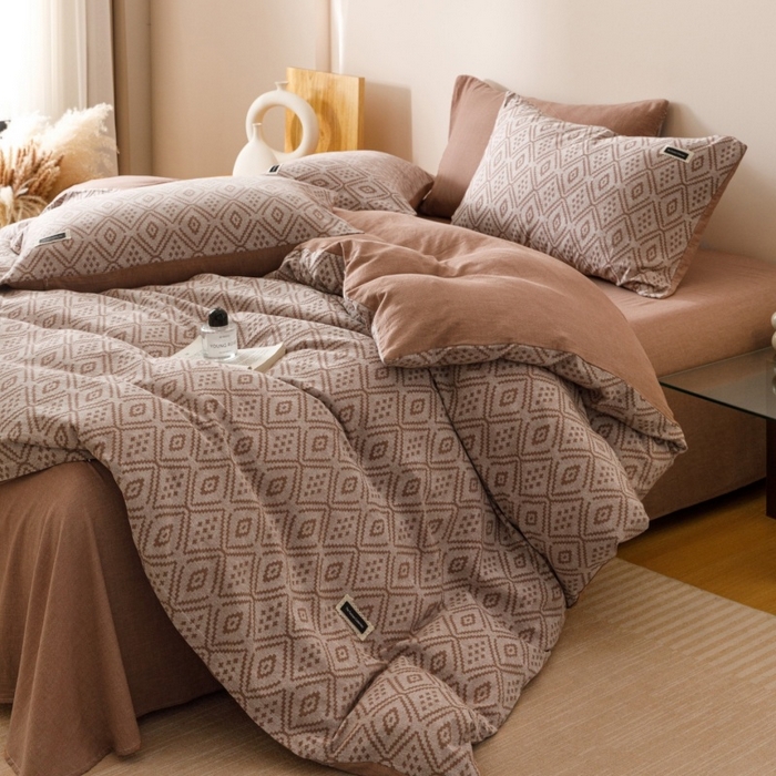 91家纺网 家纺一手货源 找家纺 艾莱家纺 2025新款棉麻风色织提花水洗棉全棉纯棉四件套-梦享 梦享-红咖色