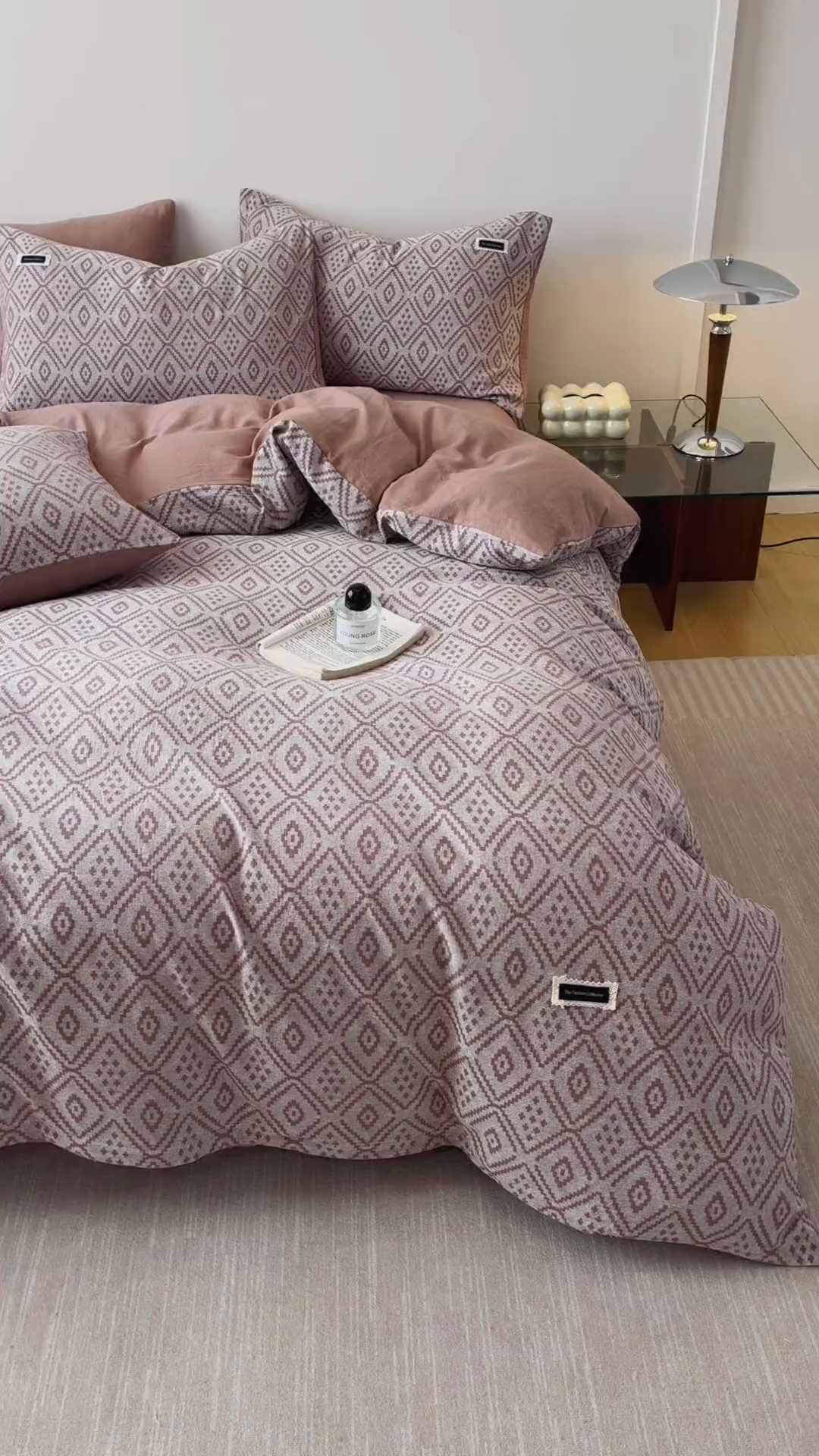 91家纺网 家纺一手货源 找家纺 艾莱家纺 2025新款棉麻风色织提花水洗棉全棉纯棉四件套-梦享 梦享-红咖色