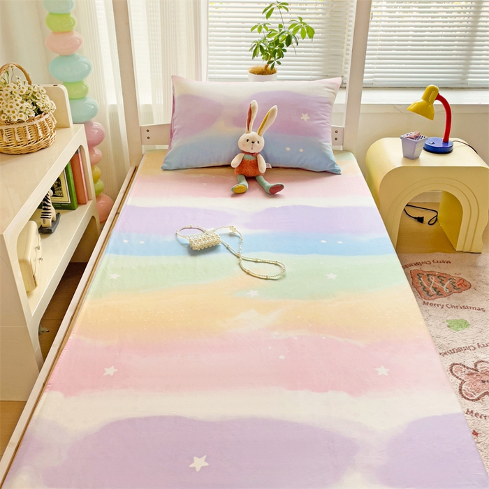 91家纺网 家纺一手货源 找家纺 名兮家居 2025新款全棉纯棉13372学生床上下铺单床单 彩色天空