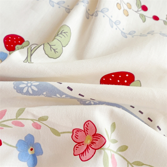 91家纺网 家纺一手货源 找家纺 名兮家居 2025新款全棉纯棉13372学生床上下铺单床单 草莓兔兔