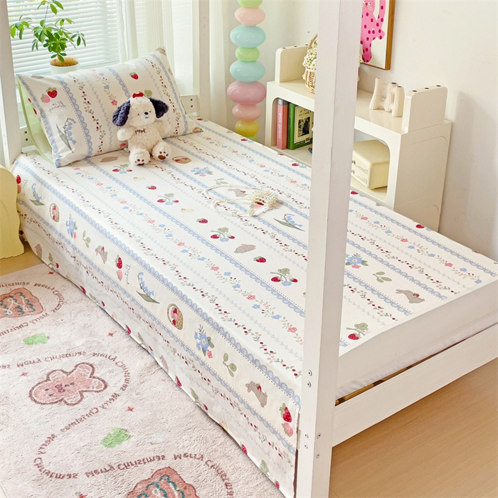 91家纺网 家纺一手货源 找家纺 名兮家居 2025新款全棉纯棉13372学生床上下铺单床单 草莓兔兔