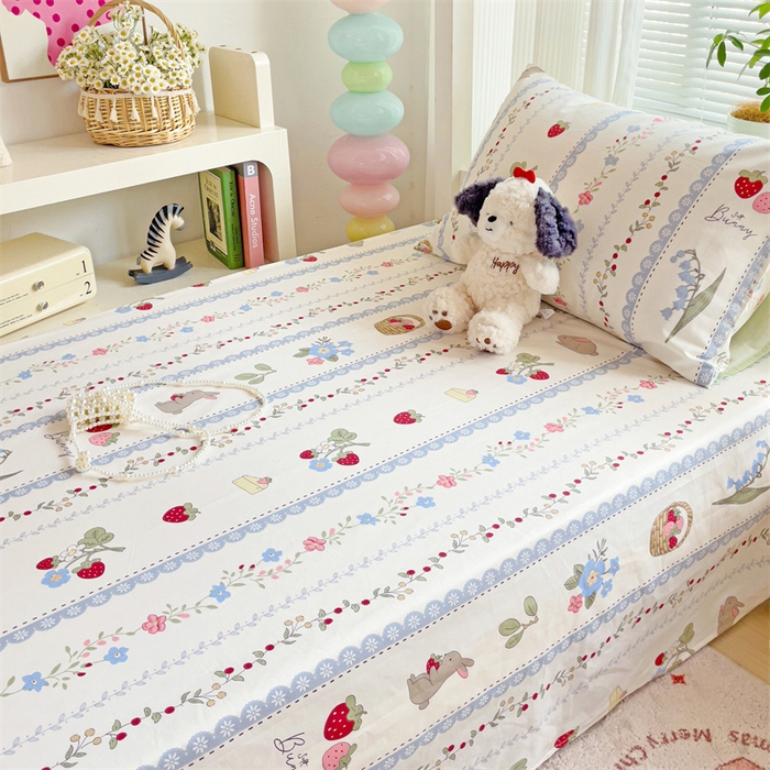 91家纺网 家纺一手货源 找家纺 名兮家居 2025新款全棉纯棉13372学生床上下铺单床单 草莓兔兔