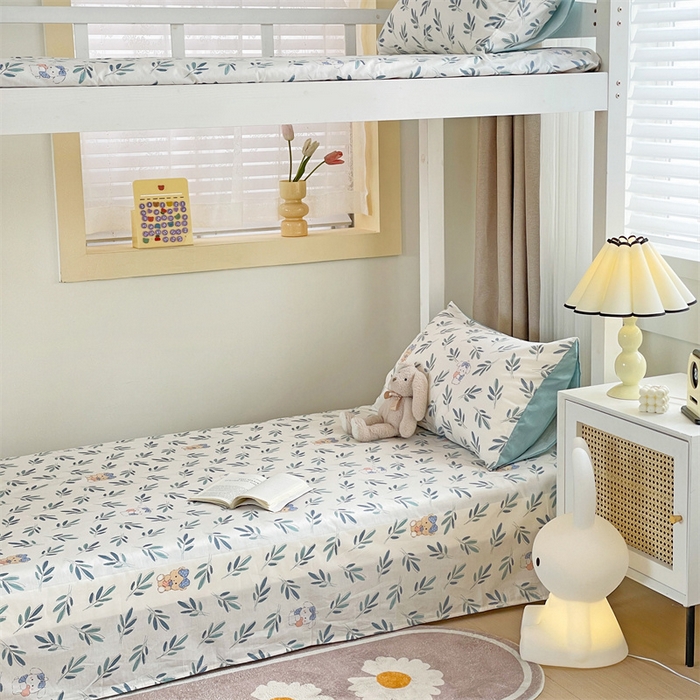 91家纺网 家纺一手货源 找家纺 名兮家居 2025新款全棉纯棉13372学生床上下铺单床单 花花熊