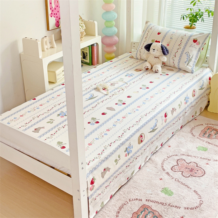 91家纺网 家纺一手货源 找家纺 名兮家居 2025新款全棉纯棉13372学生床上下铺单床单 草莓兔兔