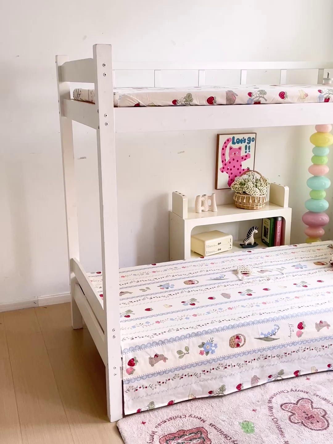 91家纺网 家纺一手货源 找家纺 名兮家居 2025新款全棉纯棉13372学生床上下铺单床单 草莓兔兔