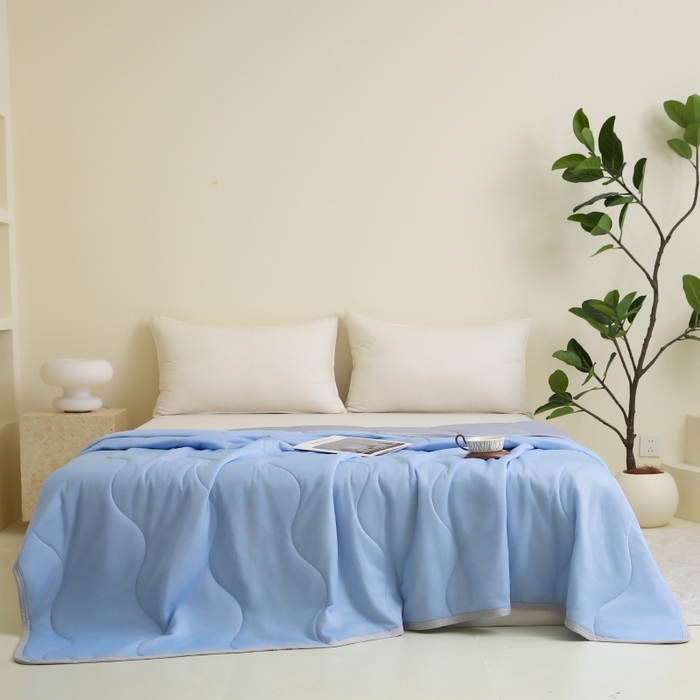 91家纺网 家纺一手货源 找家纺 眠多宝 2025新款纯色凉感丝夏被夏凉被空调被跨境热品temu希音TK外贸 天蓝