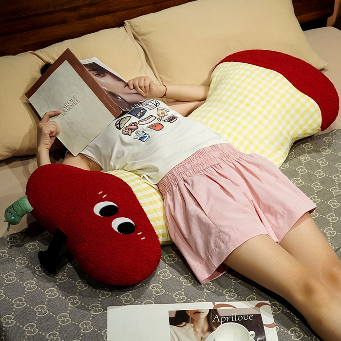91家纺网 家纺一手货源 找家纺 （总）仟亿莱 2025新款大眼红苹果云朵长条睡觉抱枕