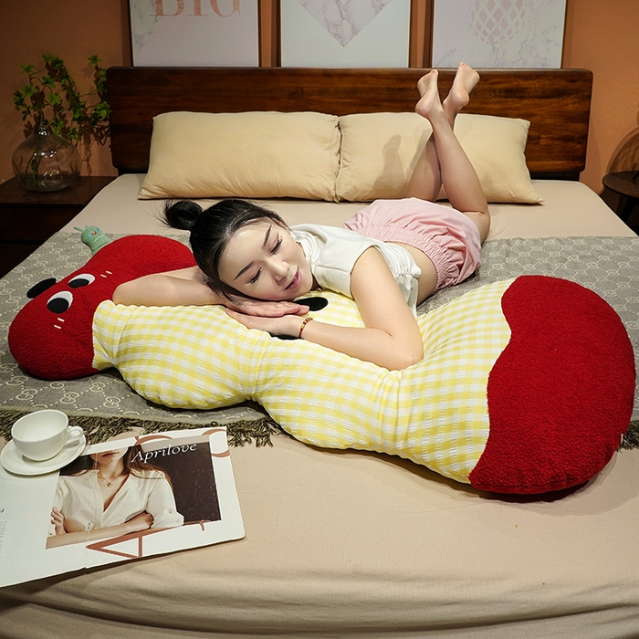 91家纺网 家纺一手货源 找家纺 （总）仟亿莱 2025新款大眼红苹果云朵长条睡觉抱枕