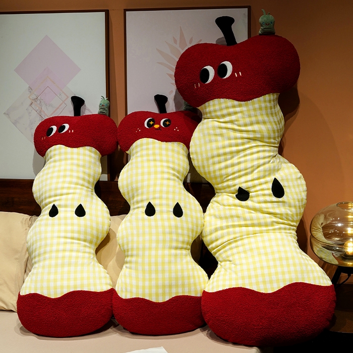 91家纺网 家纺一手货源 找家纺 仟亿莱 2025新款大眼红苹果云朵长条睡觉抱枕 俏皮云朵长条苹果