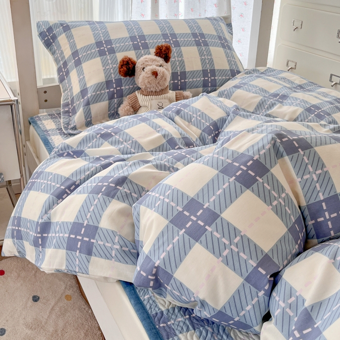 91家纺网 家纺一手货源 找家纺 慕晨 2025新款全棉学生床盖宿舍印花纯棉床盖三件套AB版皆可用四季通用直播 简约格子