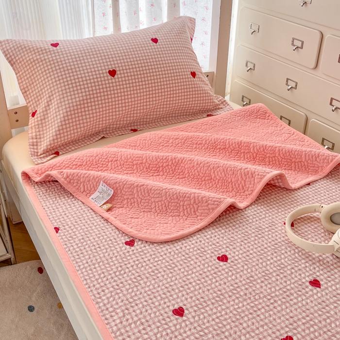 91家纺网 家纺一手货源 找家纺 慕晨 2025新款全棉学生床盖宿舍印花纯棉床盖三件套AB版皆可用四季通用直播 小红心