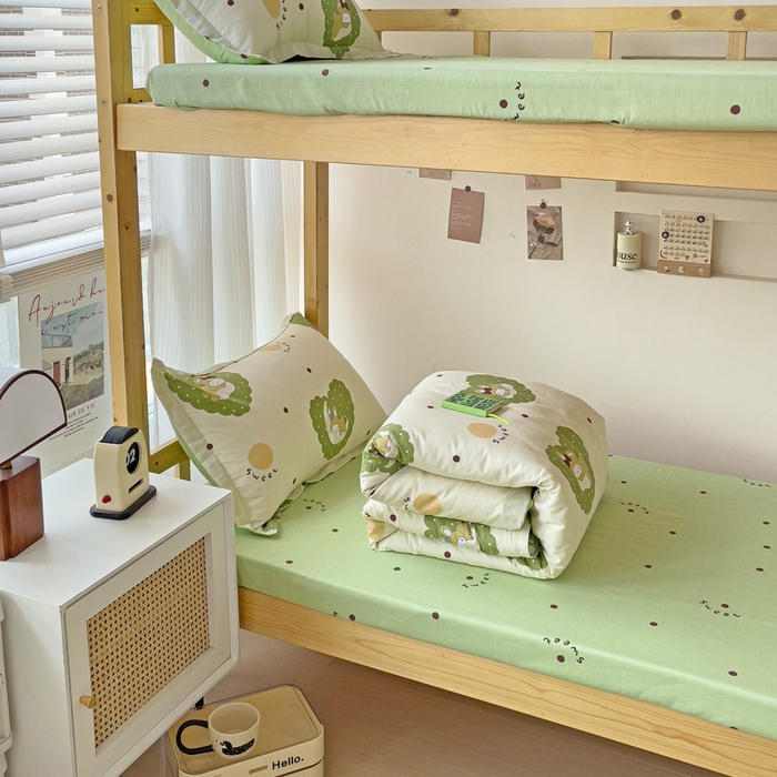 91家纺网 家纺一手货源 找家纺 （总）福来临家纺 2025新款全棉纯棉印花学生三件套上下铺三件套宿舍三件套