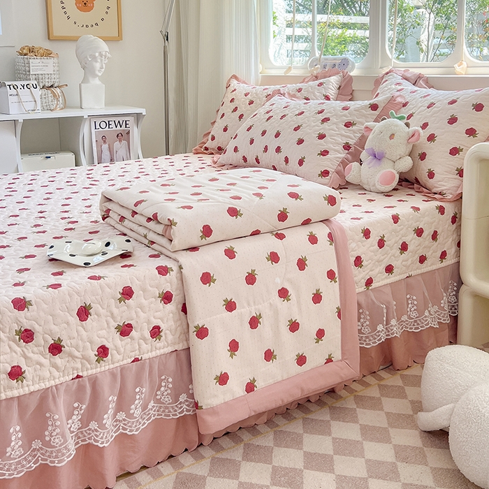 91家纺网 家纺一手货源 找家纺 金梦家居 2025新款印花小竹棉花边夹棉床盖夏被四件套 真爱