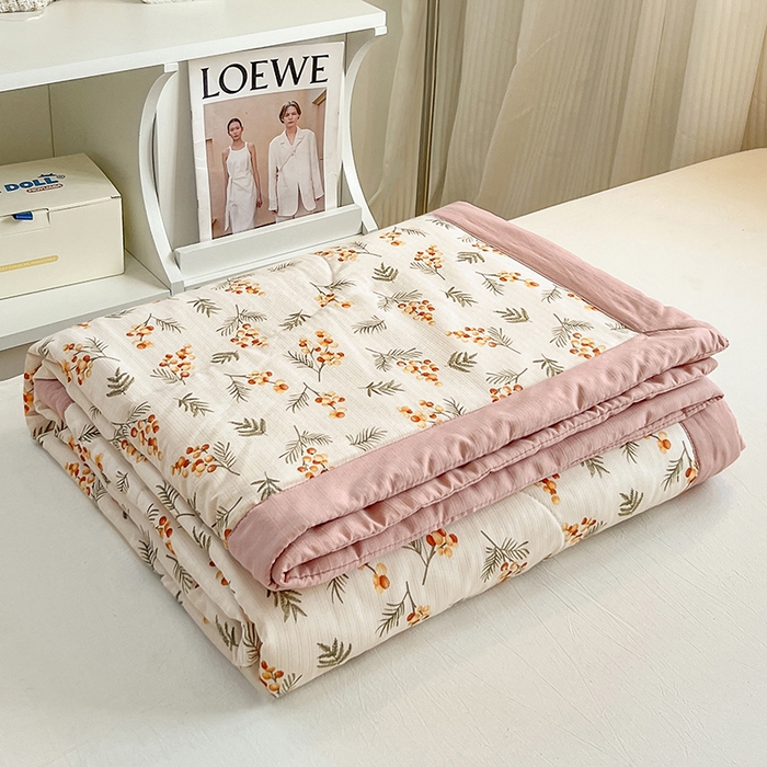 91家纺网 家纺一手货源 找家纺 金梦家居 2025新款印花小竹棉花边夹棉床盖夏被四件套 秋恋