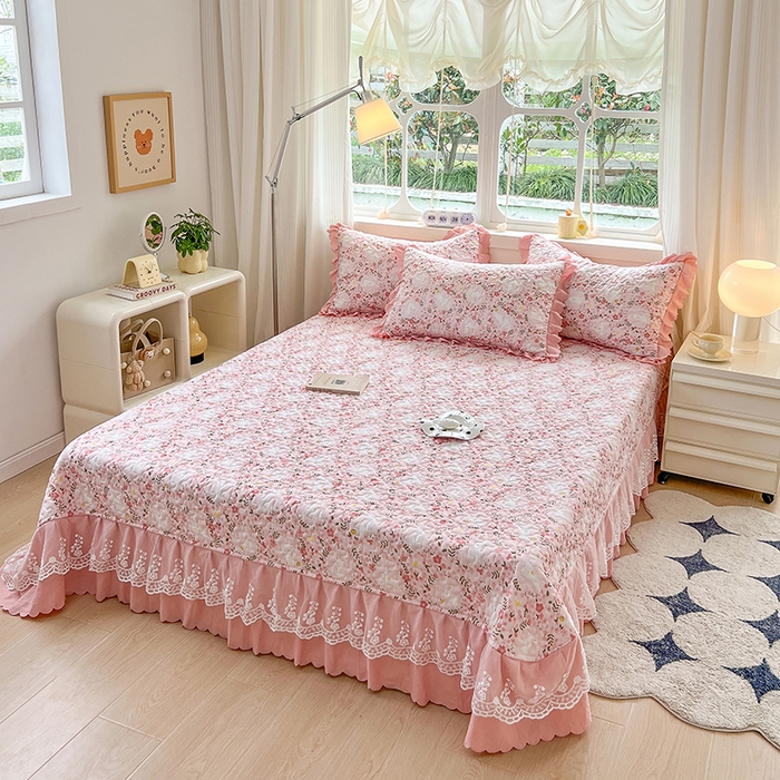 91家纺网 家纺一手货源 找家纺 金梦家居 2025新款印花小竹棉花边夹棉床盖夏被四件套 花影兔