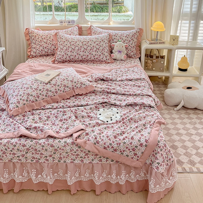 91家纺网 家纺一手货源 找家纺 金梦家居 2025新款印花小竹棉花边夹棉床盖夏被四件套 温婉