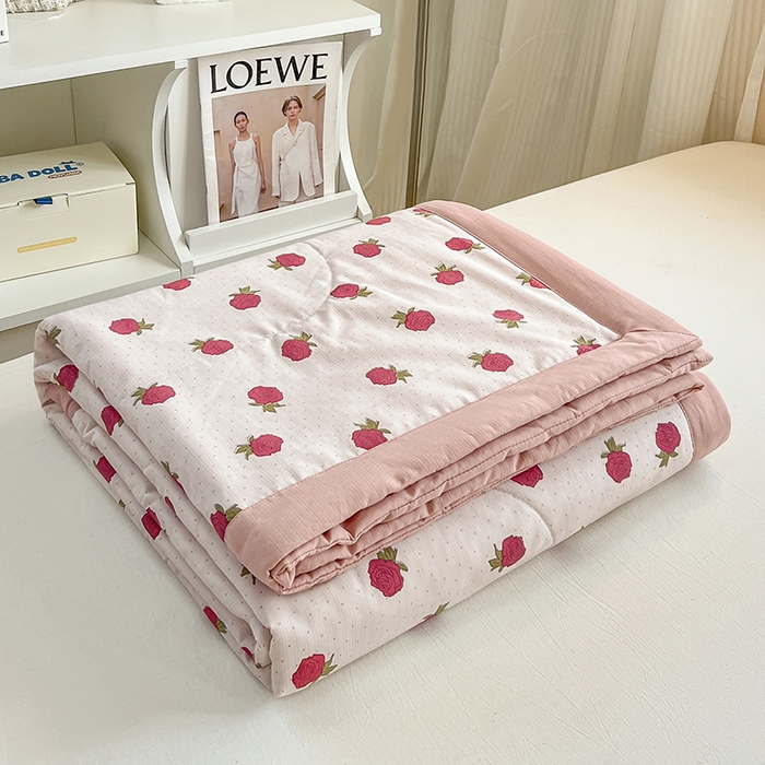 91家纺网 家纺一手货源 找家纺 金梦家居 2025新款印花小竹棉花边夹棉床盖夏被四件套 真爱