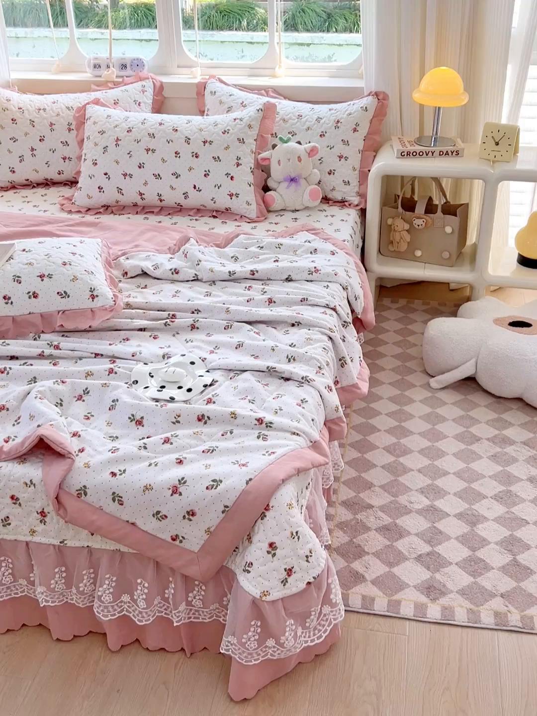 91家纺网 家纺一手货源 找家纺 金梦家居 2025新款印花小竹棉花边夹棉床盖夏被四件套 花恋