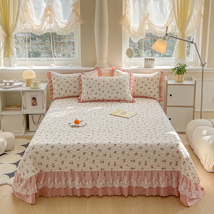 91家纺网 家纺一手货源 找家纺 金梦家居 2025新款印花小竹棉花边夹棉床盖被套四件套 花恋