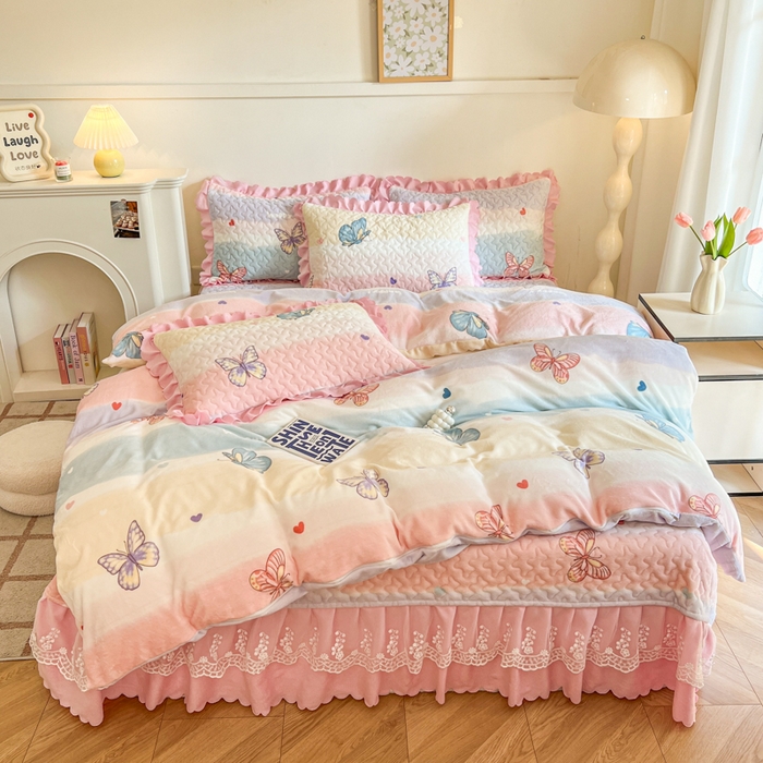 91家纺网 家纺一手货源 找家纺 金梦家居 2025新款高克重牛奶绒印花床盖四件套 翩翩起舞