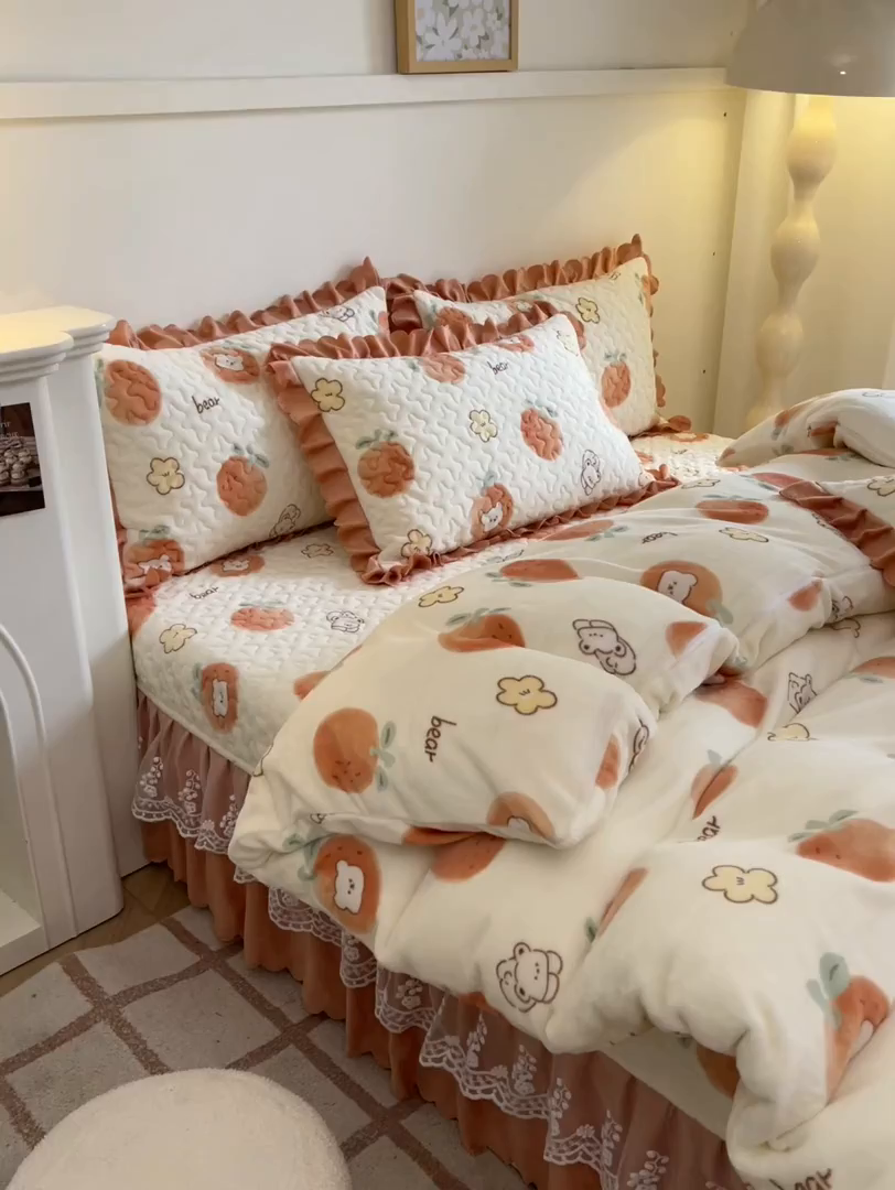 91家纺网 家纺一手货源 找家纺 金梦家居 2025新款高克重牛奶绒印花床盖四件套 心想事成