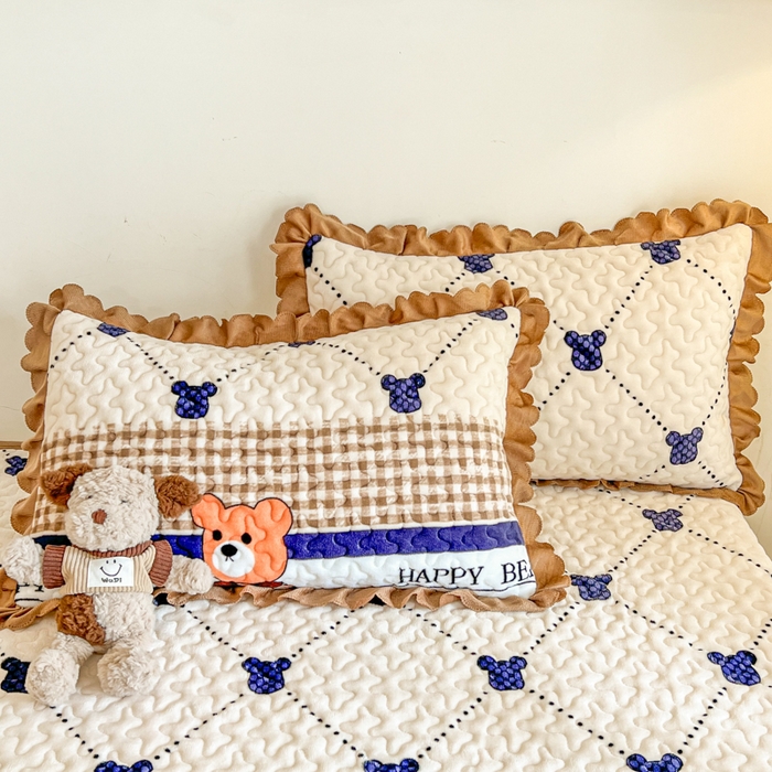 91家纺网 家纺一手货源 找家纺 金梦家居 2025新款高克重牛奶绒印花床盖四件套 宝贝熊仔