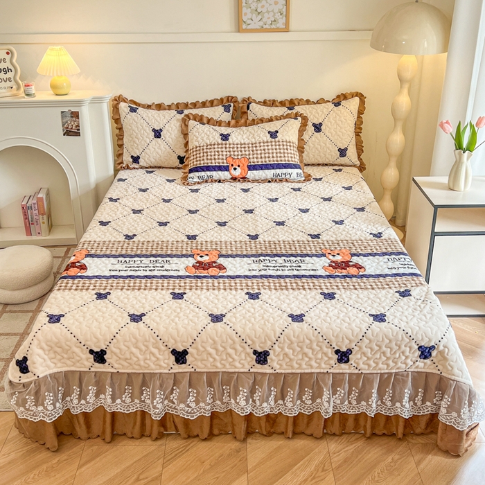 91家纺网 家纺一手货源 找家纺 金梦家居 2025新款高克重牛奶绒印花床盖四件套 宝贝熊仔