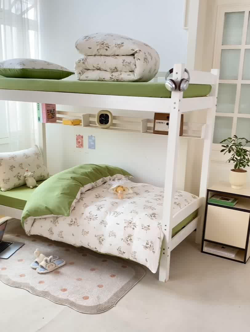 91家纺网 家纺一手货源 找家纺 芷凡家纺 2025新款水洗棉双层纱学生三件套宿舍上下铺三件套 雨季