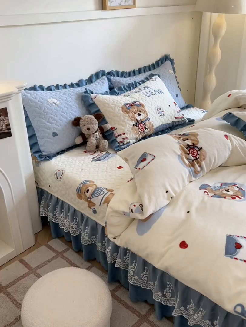 91家纺网 家纺一手货源 找家纺 金梦家居 2025新款高克重牛奶绒印花床盖四件套 梦想起航