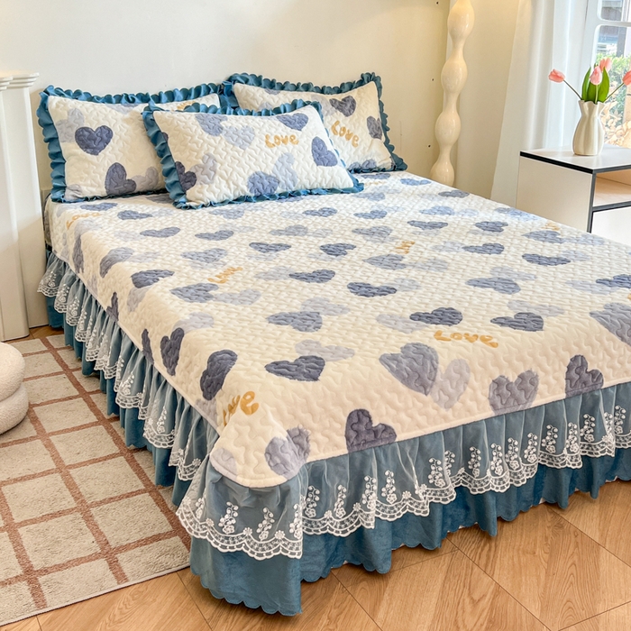 91家纺网 家纺一手货源 找家纺 金梦家居 2025新款高克重牛奶绒印花床盖四件套 怦然心动