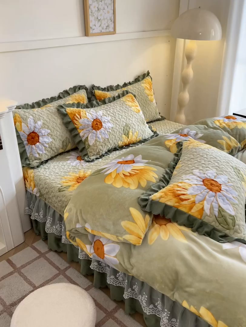 91家纺网 家纺一手货源 找家纺 金梦家居 2025新款高克重牛奶绒印花床盖四件套 向阳花开