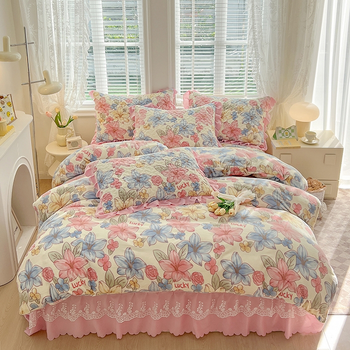 金梦家居 2025新款高克重牛奶绒印花床盖四件套 花季物语