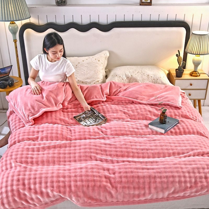 91家纺网 家纺一手货源 找家纺 昊恩毛毯 2025新款双面牛奶绒被套 单被套被套单件 胭脂粉