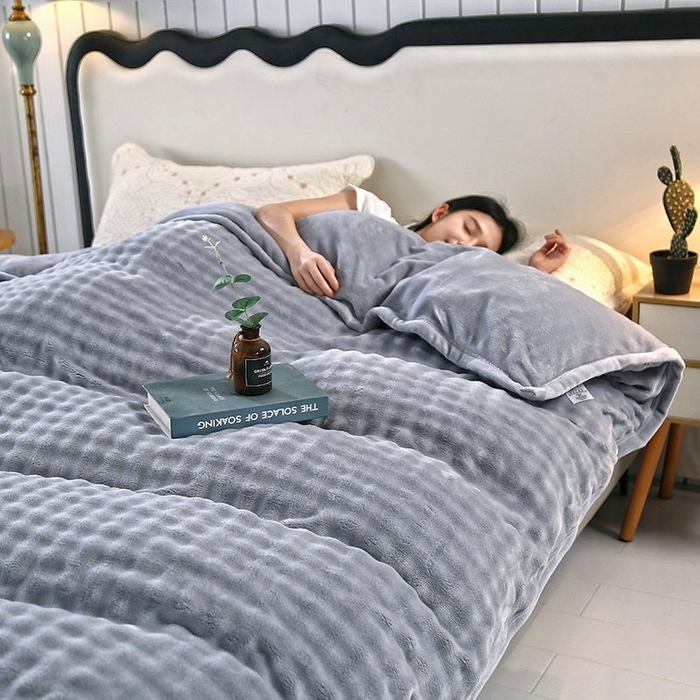 91家纺网 家纺一手货源 找家纺 昊恩毛毯 2025新款双面牛奶绒被套 单被套被套单件 浅灰