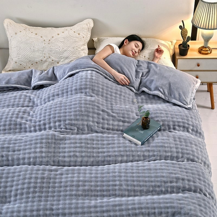 91家纺网 家纺一手货源 找家纺 昊恩毛毯 2025新款双面牛奶绒被套 单被套被套单件 浅灰