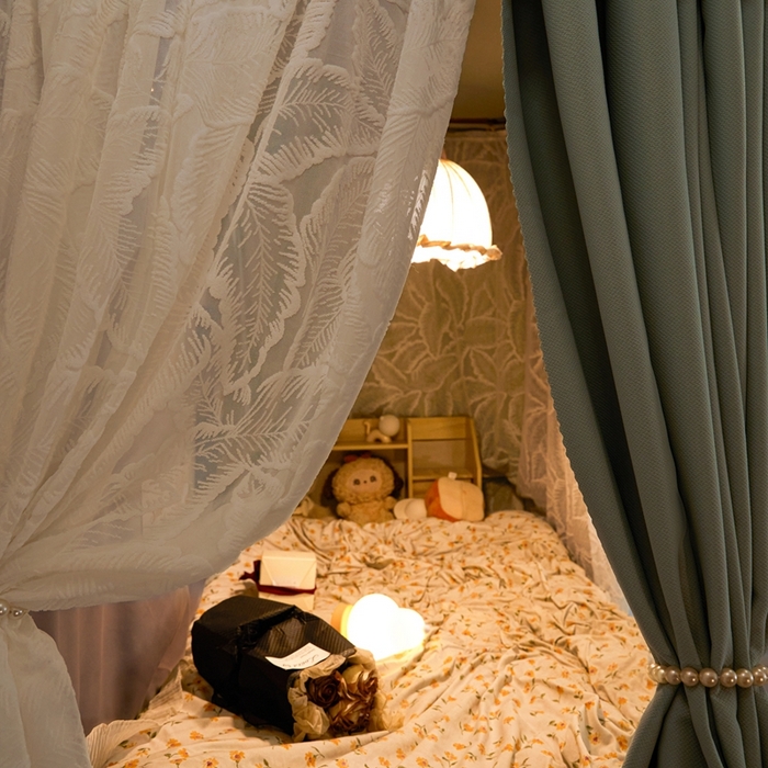 91家纺网 家纺一手货源 找家纺 飞轮海蚊帐 2025新款雪尼尔法式遮光床帘-XD系列 芭蕉叶-芥末绿