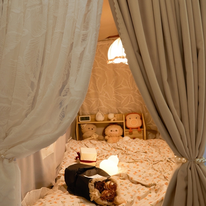 91家纺网 家纺一手货源 找家纺 飞轮海蚊帐 2025新款雪尼尔法式遮光床帘-XD系列 芭蕉叶-香槟