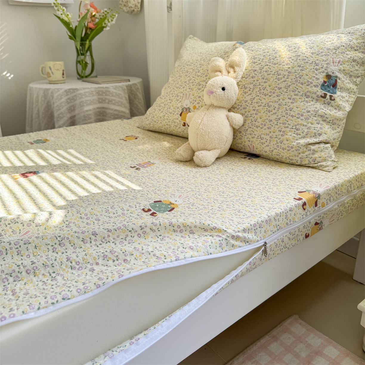 91家纺网 家纺一手货源 找家纺 多品家纺 2025新款超柔双层纱学生宿舍单品床垫套 泡芙兔兔