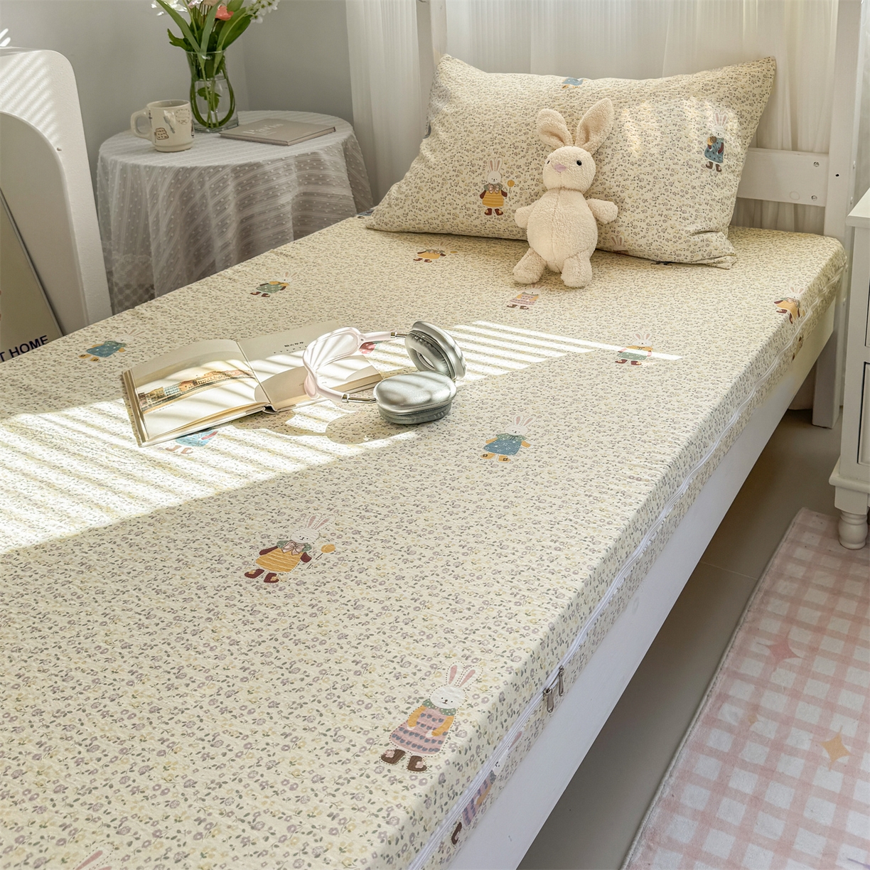 91家纺网 家纺一手货源 找家纺 多品家纺 2025新款超柔双层纱学生宿舍单品床垫套 泡芙兔兔