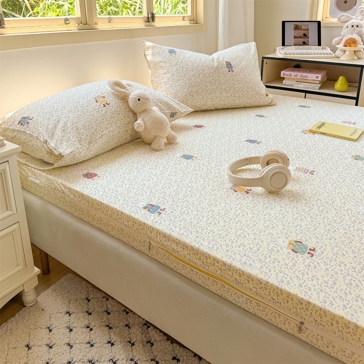 91家纺网 家纺一手货源 找家纺 多品家纺 2025新款超柔双层纱大床单品床垫套 泡芙兔兔