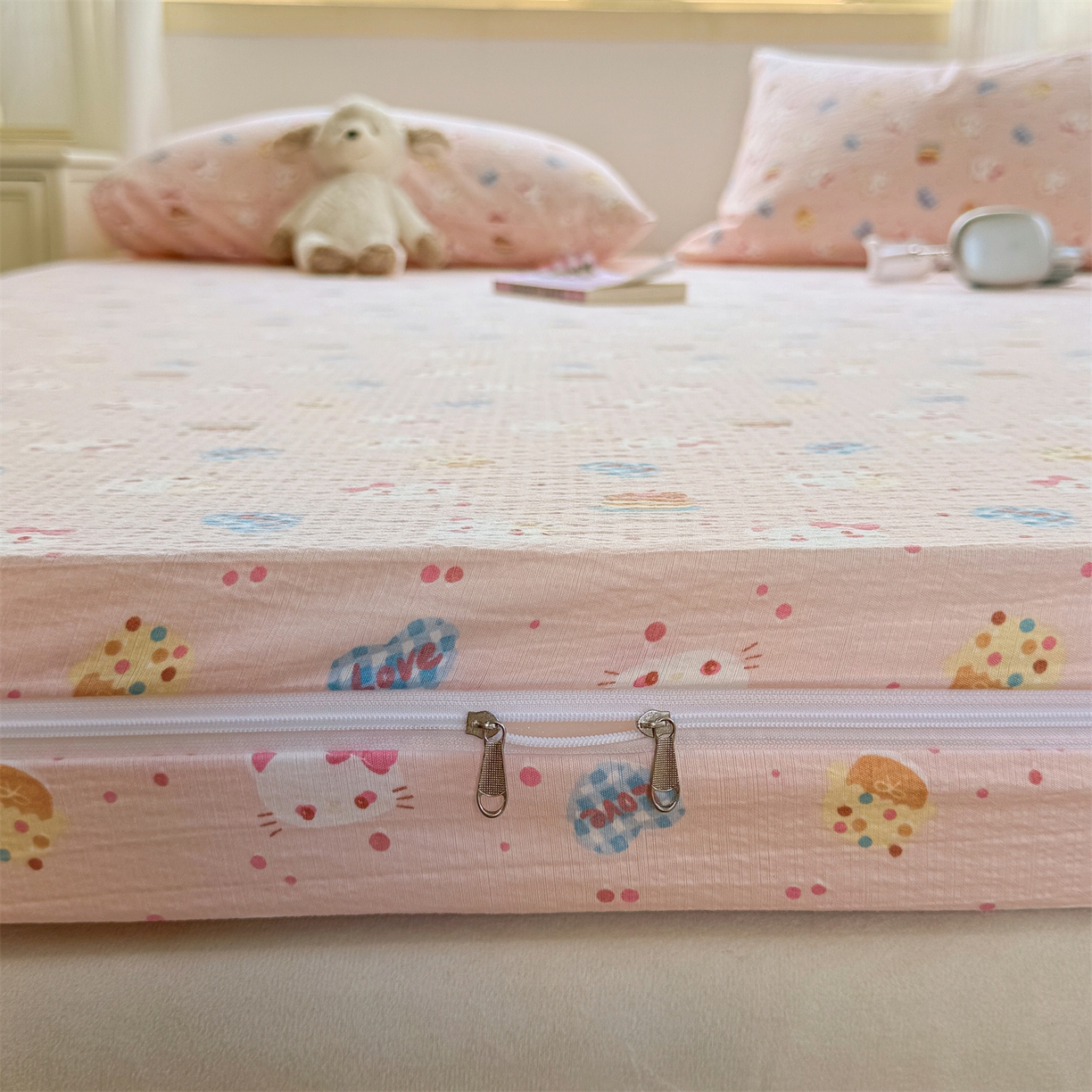 91家纺网 家纺一手货源 找家纺 多品家纺 2025新款超柔双层纱大床单品床垫套 布丁猫