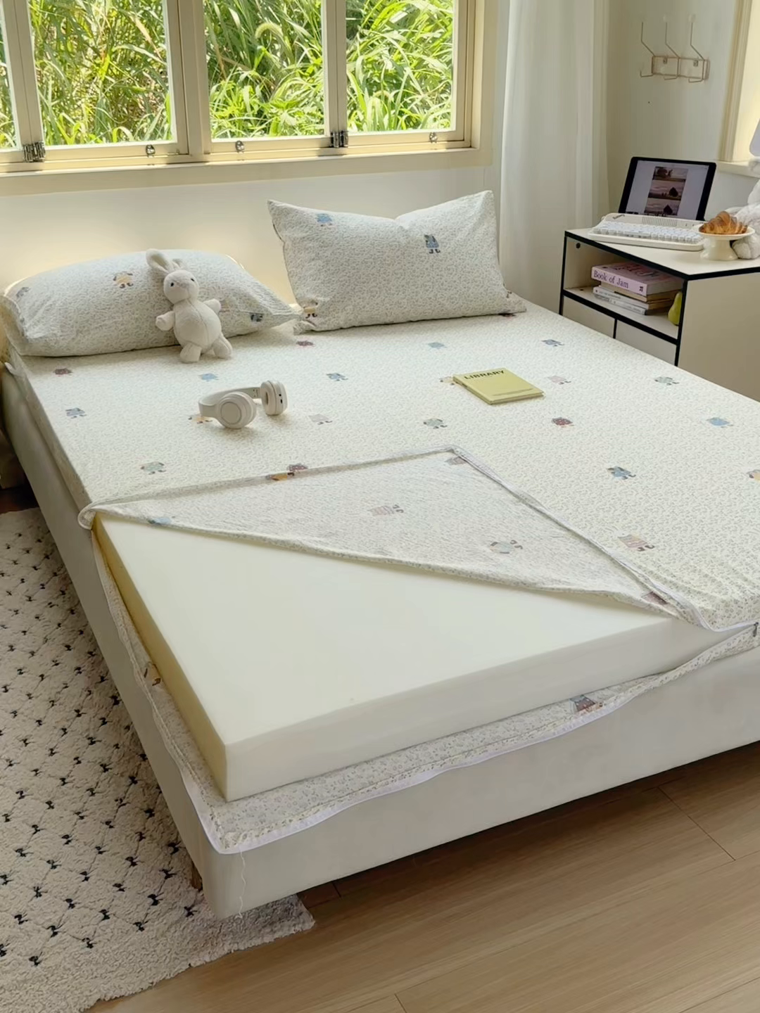 91家纺网 家纺一手货源 找家纺 多品家纺 2025新款超柔双层纱大床单品床垫套 泡芙兔兔